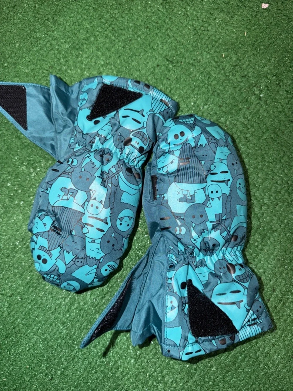 Dakine Teal Blue Kids Patterned Mittens